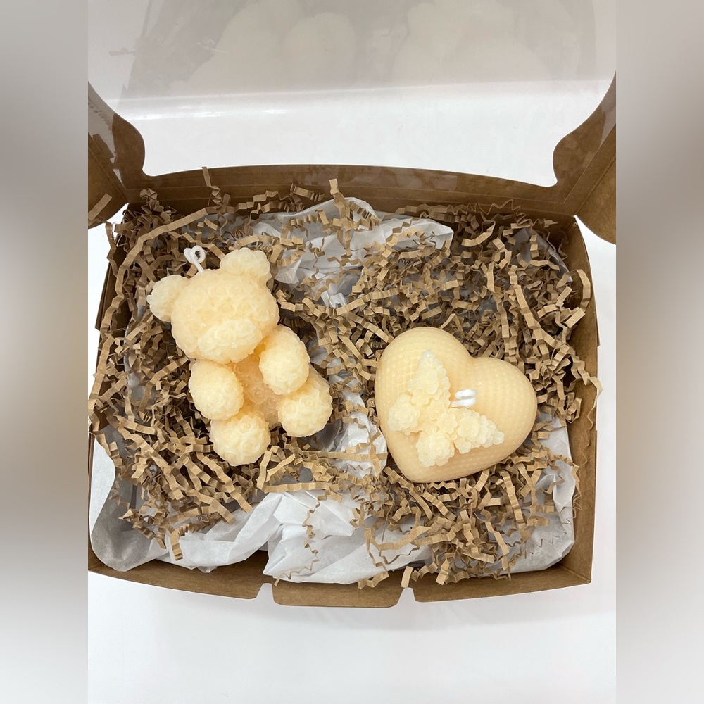 🕯️🧸🤍NIB Cream Bear and Heart Scented Candle Set - Picture 3 of 6